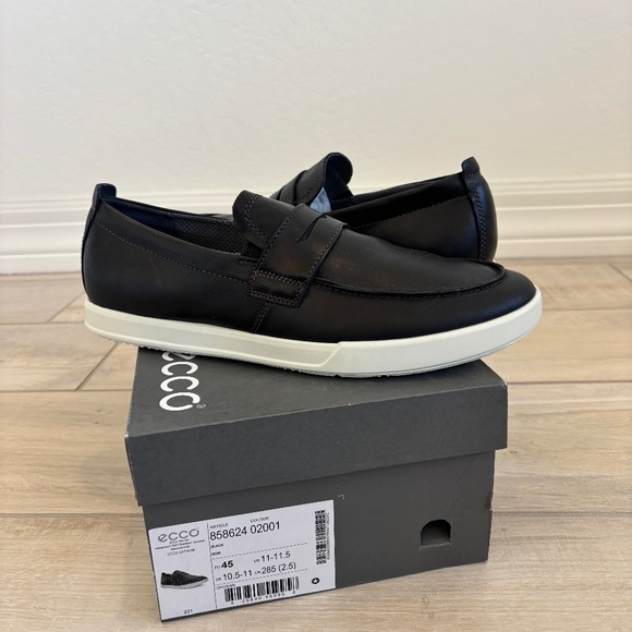 NWT Ecco Danish Design  Man’s Loafers Black Leather Slip On Size 11 -11.5 US